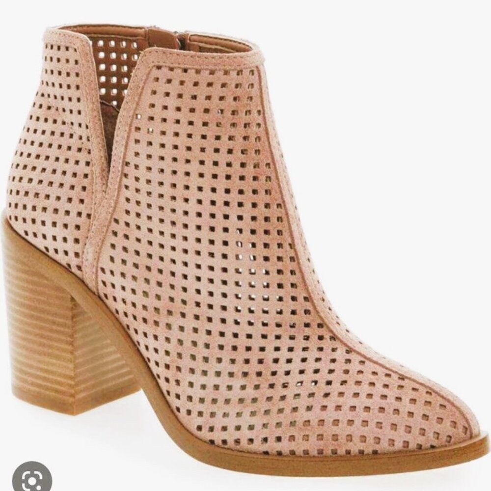 1. State Genuine Leather Boot Blush Pink (sz 8.5)